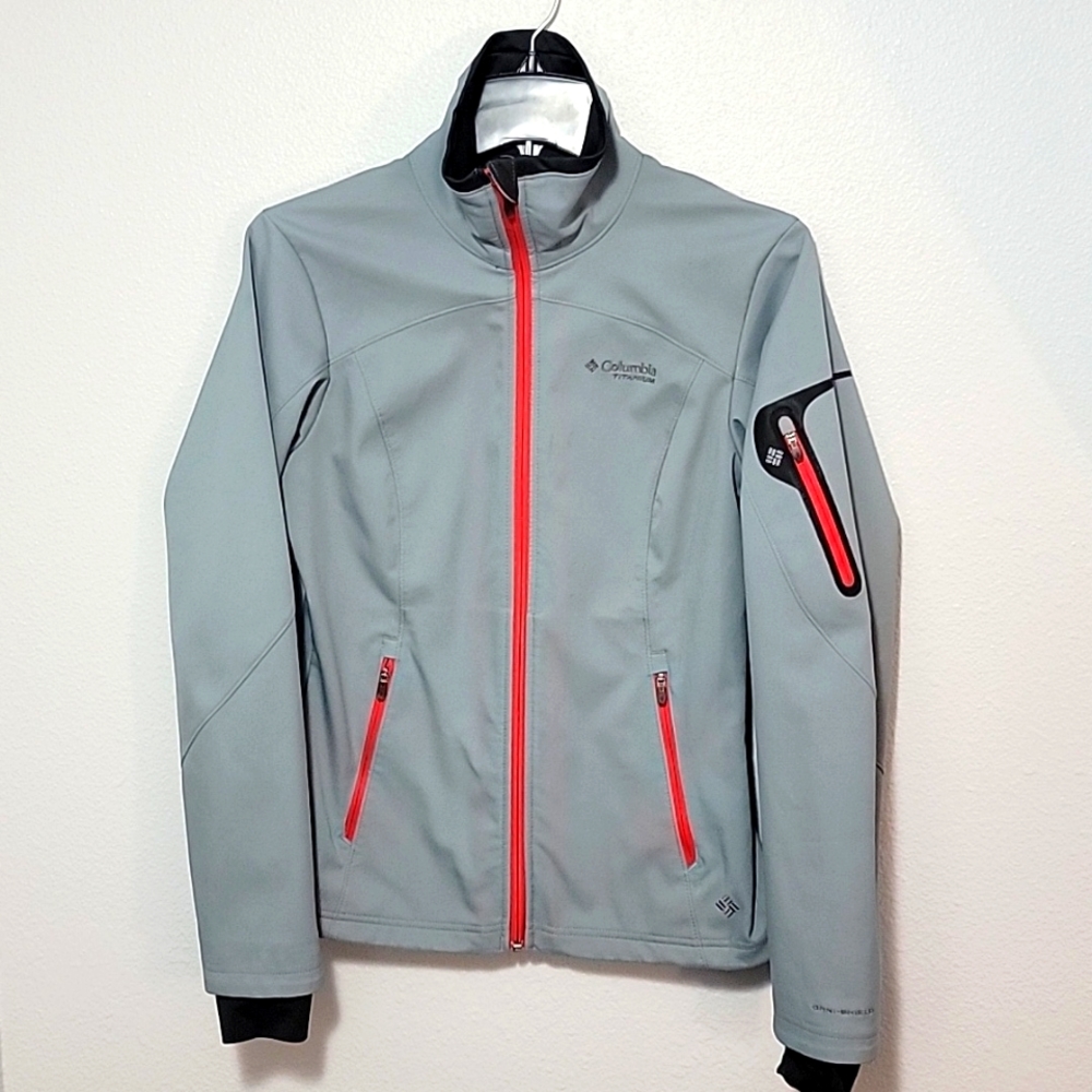 Columbia Titanium Womens Softshell Omni Heat Jacket (XS), Grey with Red Zippers